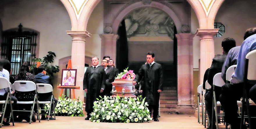 FALLECE MAGISTRADA DE ZACATECAS TRAS ATAQUE MASIVO DE ABEJAS