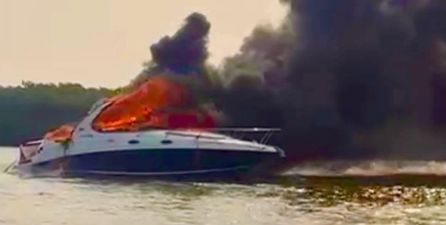 SE INCENDIA YATE EN VERACRUZ; NIEGA MORENISTA PROPIEDAD