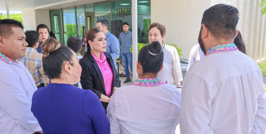MANTIENEN APOYO PERMANENTE A DOCENTES DE LA MONTAÑA BAJA