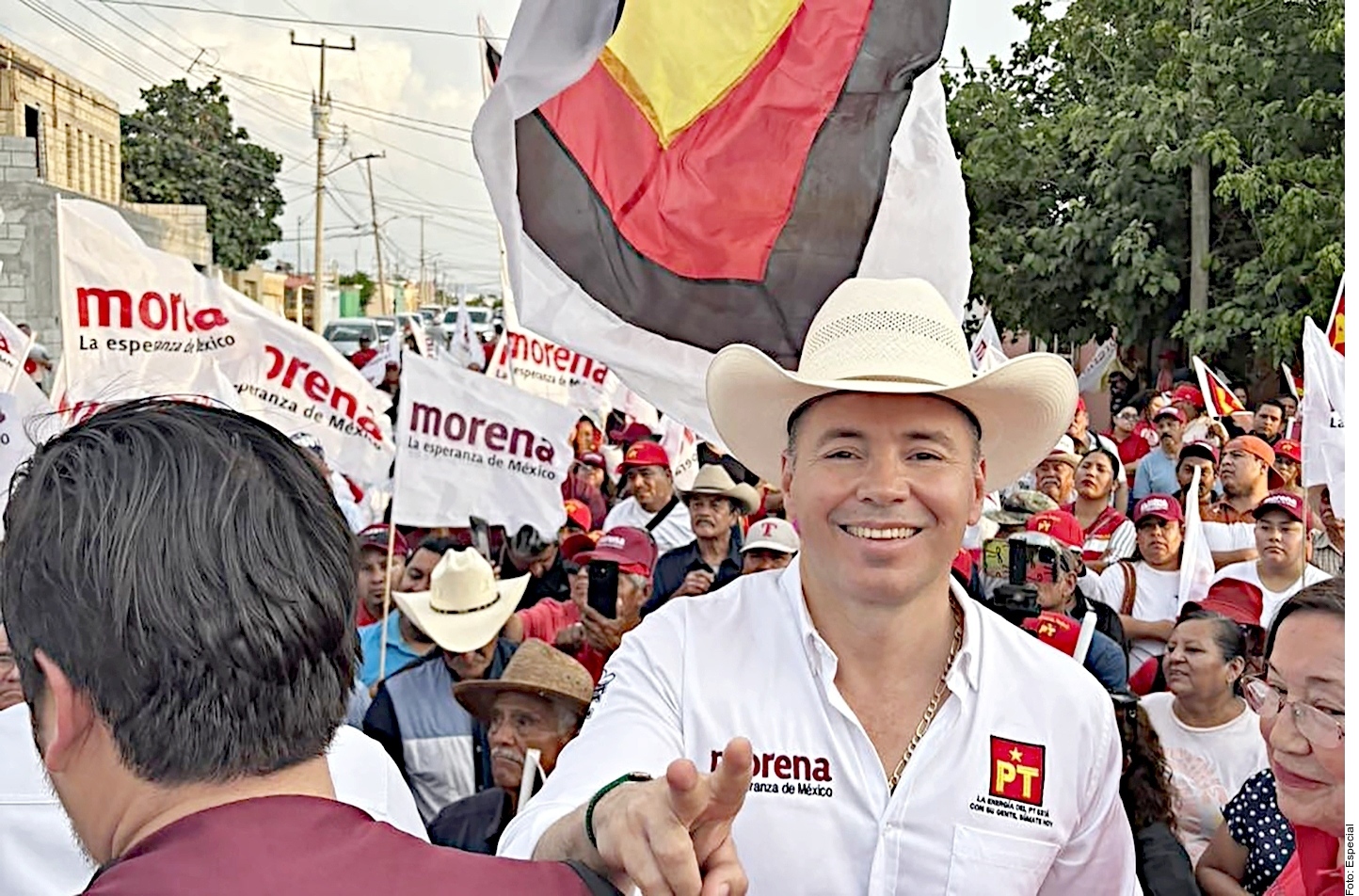 …PERO OVALLE SIGUE LIBRE