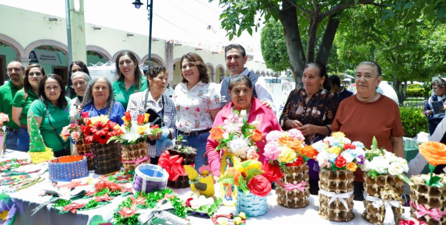 DIF ESTATAL ACERCA PROGRAMAS DE SALUD A FAMILIAS DE HUANÍMARO