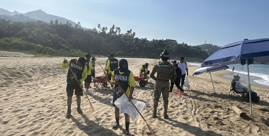 MARINOS RETIRAN TRES TONELADAS DE BASURA EN PLAYAS DE ACAPULCO