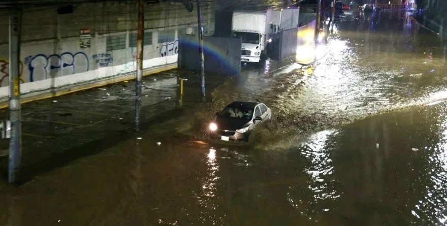 PRESUMEN DESAZOLVE Y ATRIBUYEN INUNDACIONES A HUNDIMIENTOS
