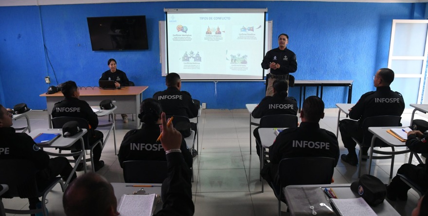 INSTRUCTORES INTERNACIONALES PREPARAN A LOS NUEVOS POLICÍAS DEL ESTADO