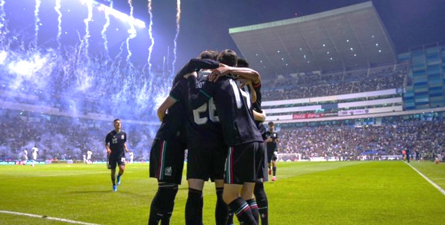 GUILLOTINA EN EL TRI: AGUIRRE DEFINE EL PRIMER RECORTE