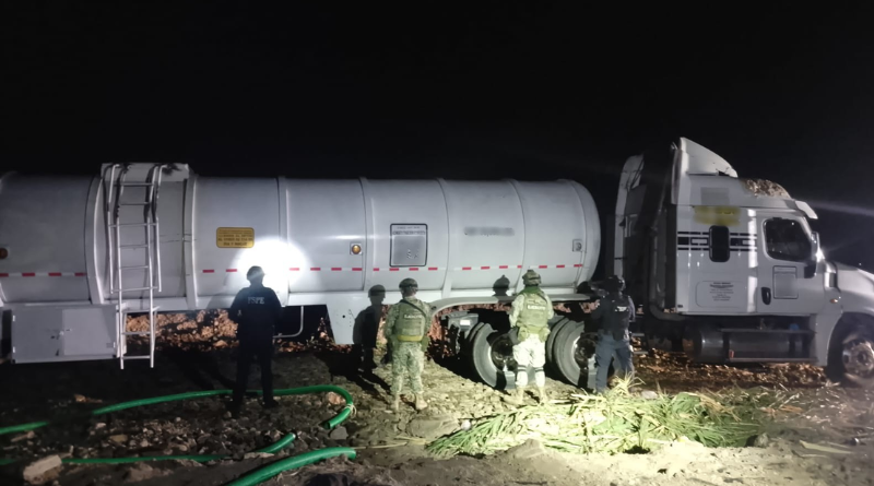 ASEGURAN 110 MIL LITROS DE HIDROCARBURO EN ABASOLO