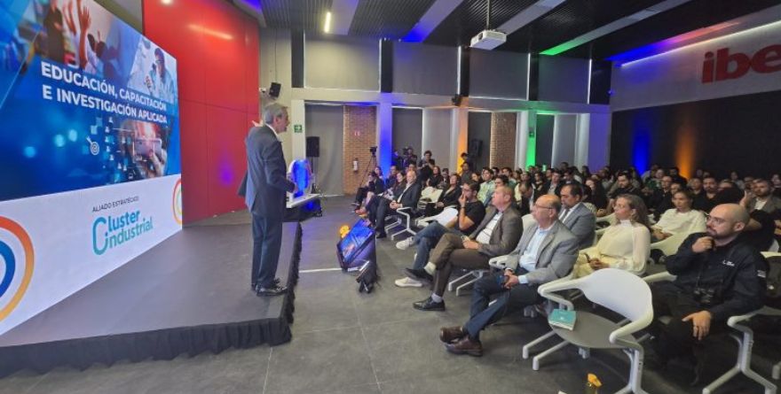 JÓVENES CONOCEN LAS HABILIDADES DE LA INDUSTRIA DEL FUTURO
