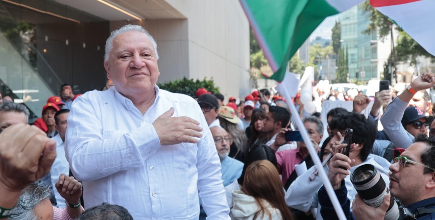 ARIADNA MONTIEL RECIBE EL REGISTRO DE RAFAEL MARÍN