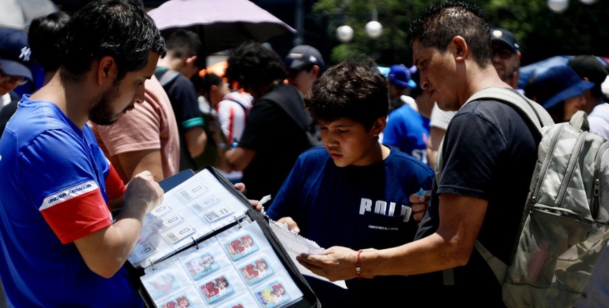 EN BELLAS ARTES SE AGRUPAN CIENTOS DE ESTAMPAS DEL MUNDIAL