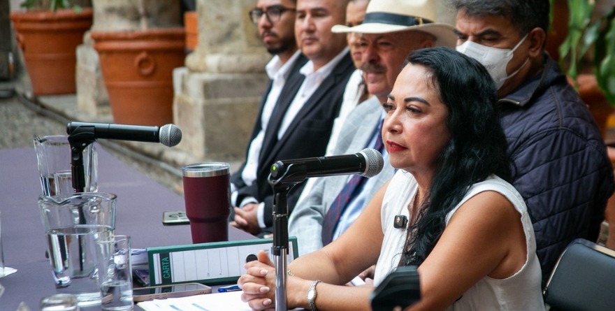 EXHIBE ALCALDESA DESFALCO EN JUANACATLÁN POR $23 MILLONES