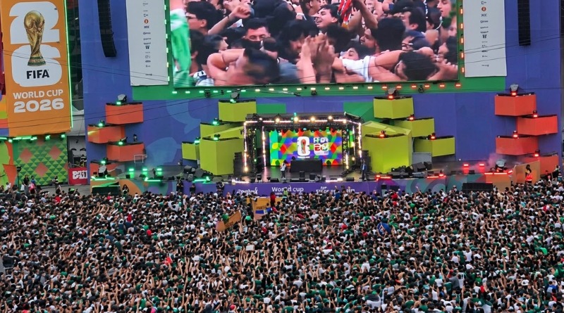 FAN FEST ZÓCALO: AFICIÓN MADRUGA POR EL TRI