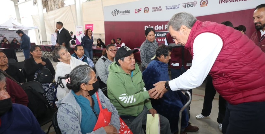 GABINETE DE PUEBLA SALE A LAS CALLES