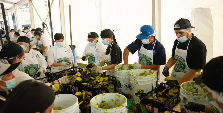LOGRA JALISCO GUINNESS CON EL GUACAMOLE MÁS GRANDE DEL MUNDO