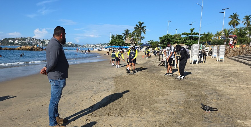 PLAYA PAPAGAYO PROTAGONIZA JORNADA DE LIMPIEZA