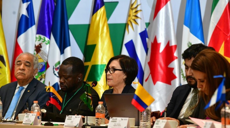 ROSARIO ROBLES ADVIERTE SOBRE CRISIS DEMOCRÁTICA EN AMÉRICA LATINA