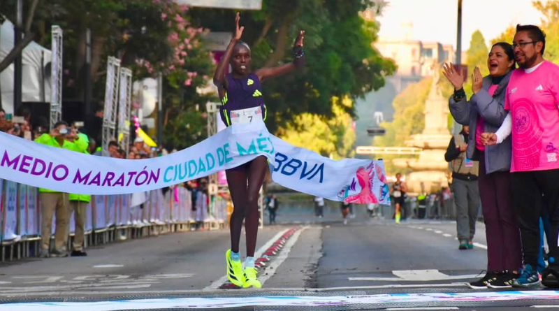 ACAPARAN KENIANOS LA PRUEBA DEL MEDIO MARATÓN CDMX