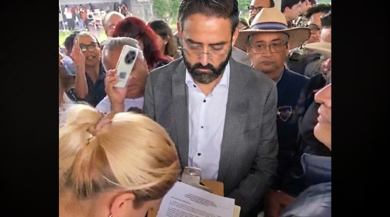 ASPIRANTES DE LA UNAM PRESENTAN PLIEGO PETITORIO ANTE RECTORÍA