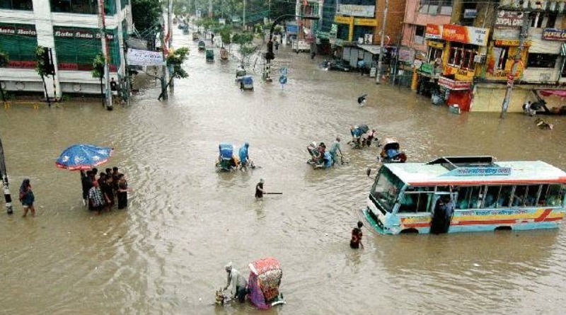 BANGLADÉS SUFRE MÁS DE 50 DECESOS POR INTENSAS LLUVIAS