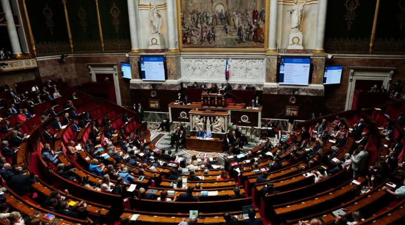 BRUSELAS EXPRESA CELEBRACIÓN POR VETO FRANCÉS A REDES SOCIALES PARA MENORES