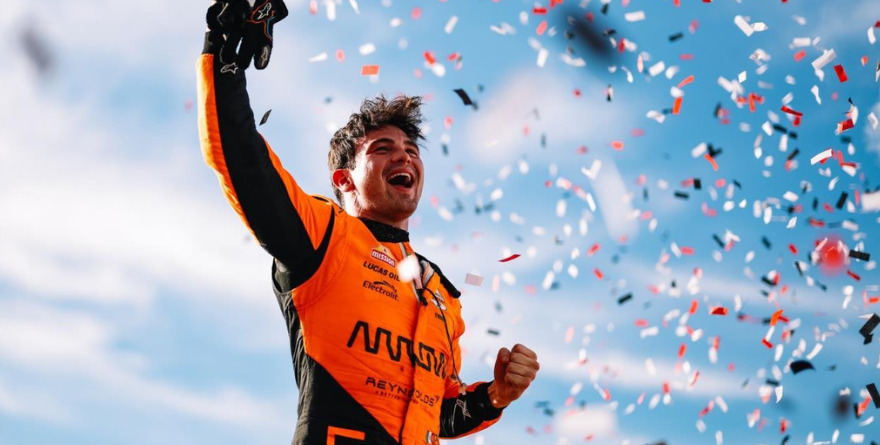 EN MID-OHIO PATO ACELERA HACIA SU TRIUNFO
