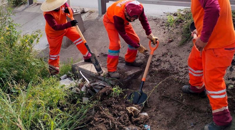 EN PUEBLA EJECUTAN LIMPIEZA DE ALCANTARILLAS PARA EVITAR INUNDACIONES