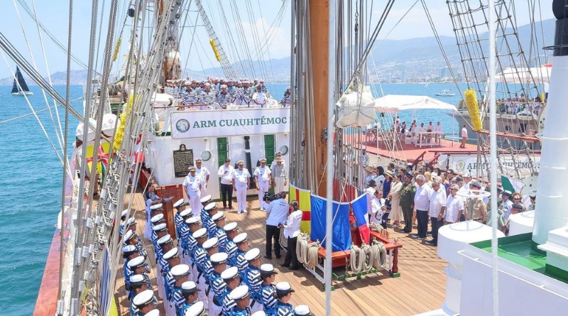 EVELYN SALGADO DESPIDE CON CEREMONIA AL BUQUE CUAUHTÉMOC