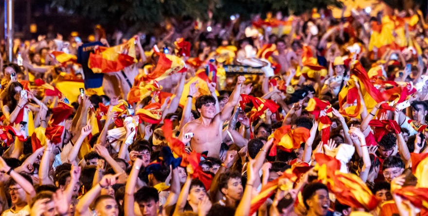 ¡INCREÍBLE LOCURA! LOS FESTEJOS ESPAÑOLES EXPLOTAN