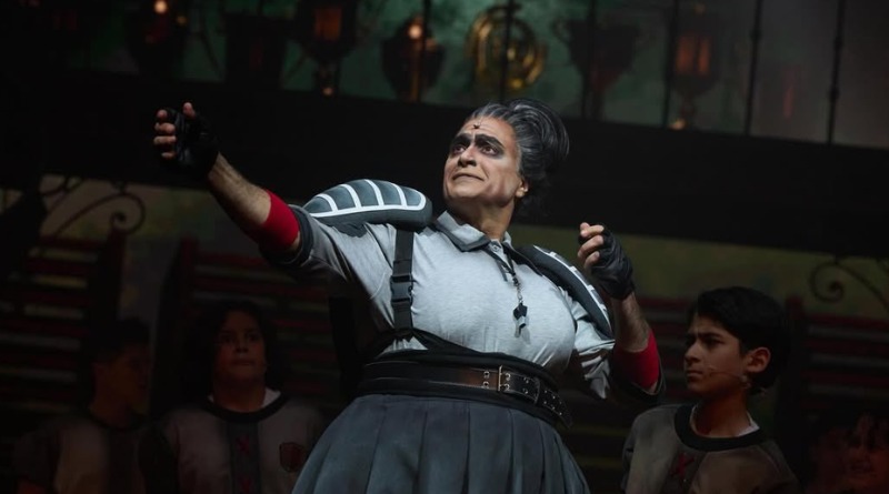 JAIME CAMIL HACE SU RETORNO COMO TRONCHATORO