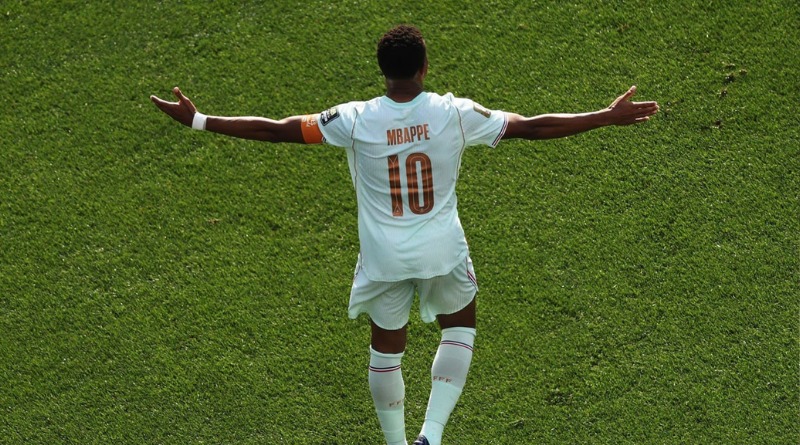 LA ACTUACIÓN EXCEPCIONAL DE MBAPPÉ FASCINA A DESCHAMPS