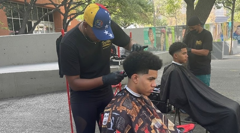 PELUQUERÍA SOCIAL: ARMAN LA ABRE EN PLAZA