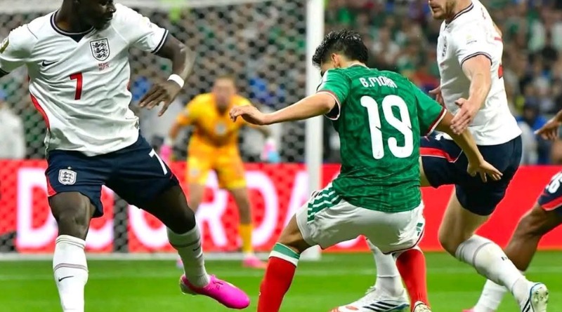 PRONTO A EUROPA DEBE IRSE MORA, PIDE CHICHARITO