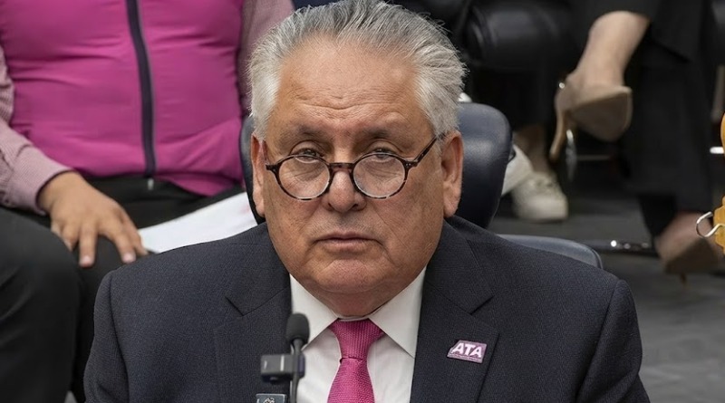 TIENEN INTENCIÓN DE DESVIAR ATENCIÓN