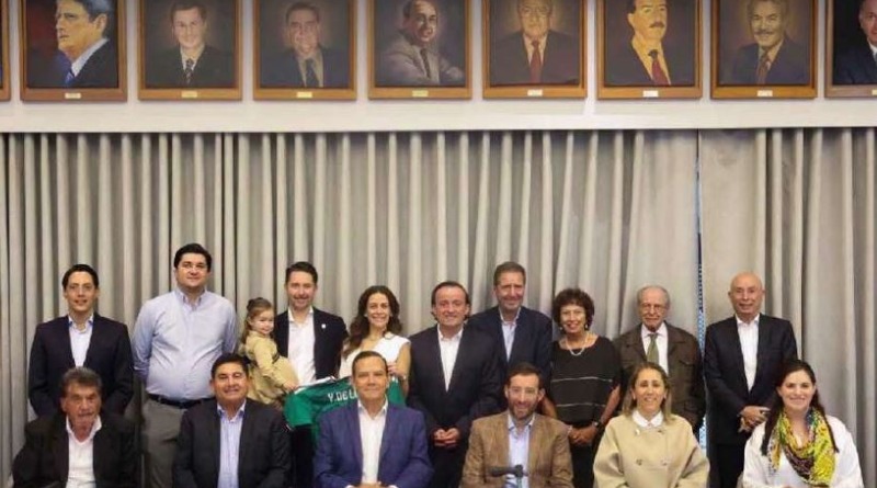 YON DE LUISA OBTIENE RECONOCIMIENTO DE LA FMF COMO EX FUNCIONARIO