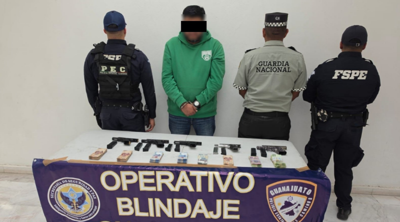 ASEGURAN ARMAS Y MÁS DE 283 MIL PESOS EN LA CARRETERA 45D