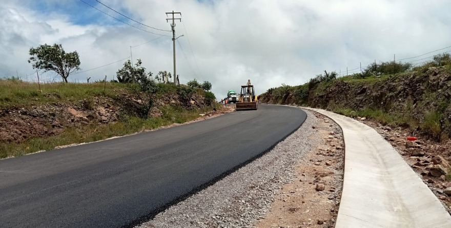 PAVIMENTAN CAMINO A LA MESA DE JESÚS