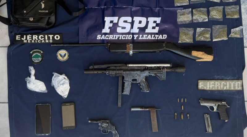 DECOMISAN CINCO ARMAS DE FUEGO Y 137 DOSIS DE DROGA
