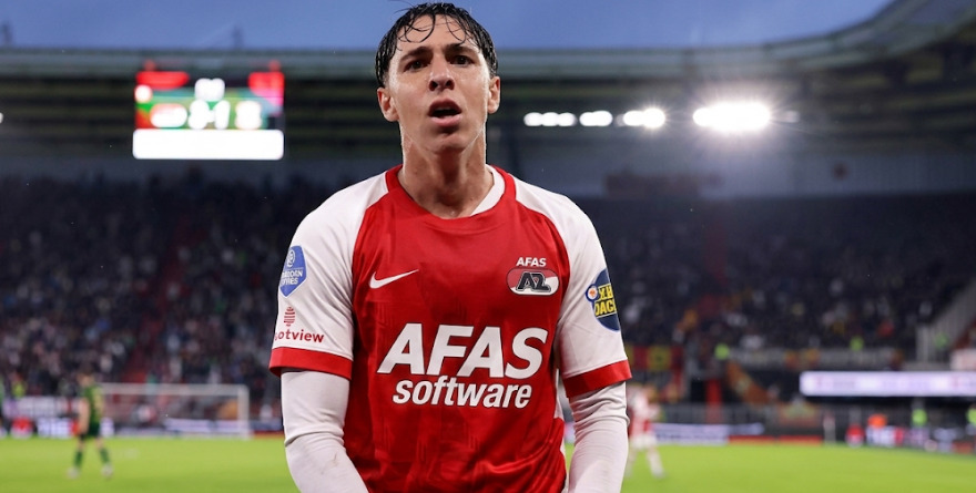 AZ ALKMAAR ARROLLA CON CONTRIBUCIÓN OFENSIVA DE MATEO CHÁVEZ