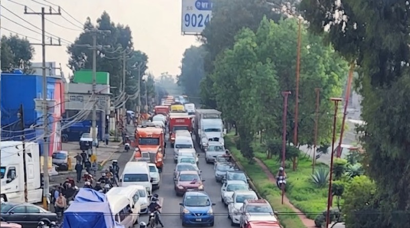CIERRE DE TRANSPORTISTAS AFECTA LA MÉXICO-PUEBLA