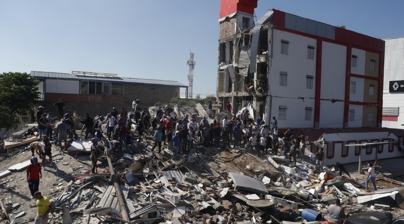 COLOMBIA ENLUTA: 265 MUERTES POR TERREMOTO