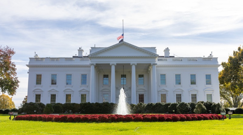 CONCEDEN PERMISO PARA SEGUIR CON LAS OBRAS DEL SALÓN DE TRUMP