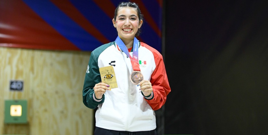 DEL TAPETE AL BLANCO: MÍA ROSALES ABANDONA GIMNASIA POR TIRO