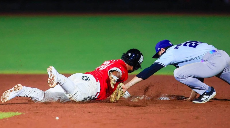EN EXTRAINNINGS PREVALECE CHARROS Y SE IGUALA SERIE CONTRA TOROS