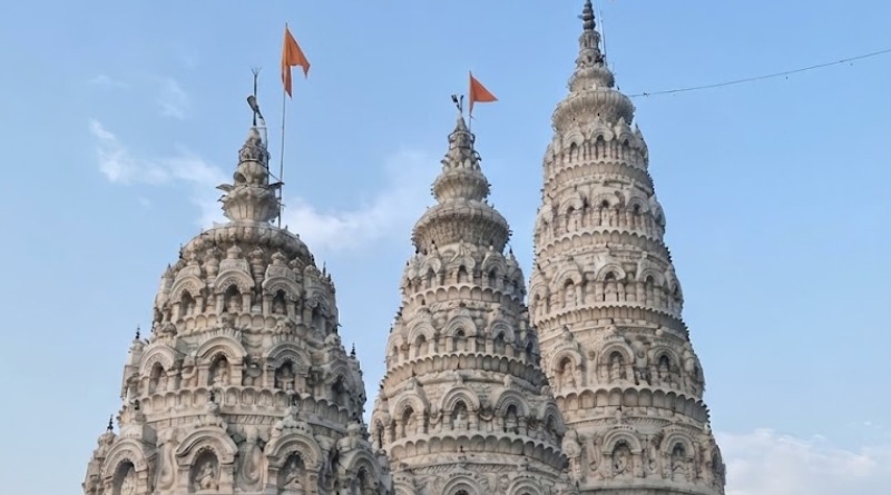 EN TEMPLO DE LA INDIA MUEREN 7 PERSONAS POR ESTAMPIDA HUMANA