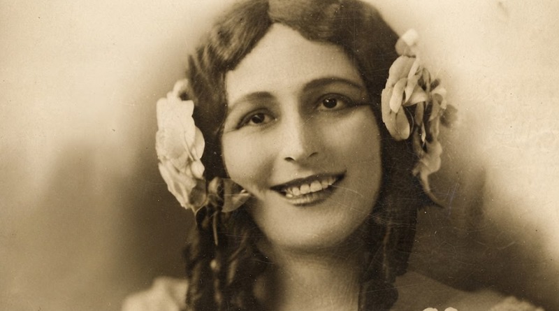 FANNY ANITÚA: RENACIMIENTO DE LA VOZ CONTRALTO