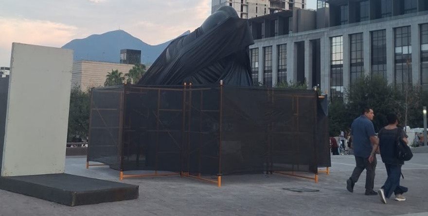 FINALMENTE MUDAN EL ICÓNICO CABALLO DE BOTERO