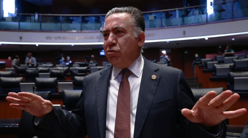 INZUNZA INSISTE EN EL FUERO PERO QUEDA ABANDONADO