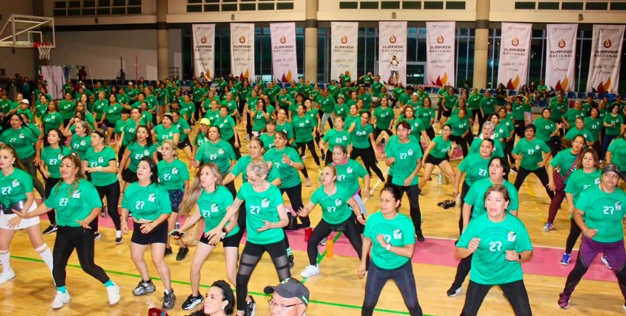 LA FENAPO CONMEMORA DÍA DEL DEPORTISTA POTOSINO CON ZUMBA Y MOVIMIENTO