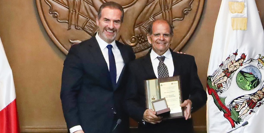 OTORGAN RECONOCIMIENTO A ‘CHENDO’ RAMOS