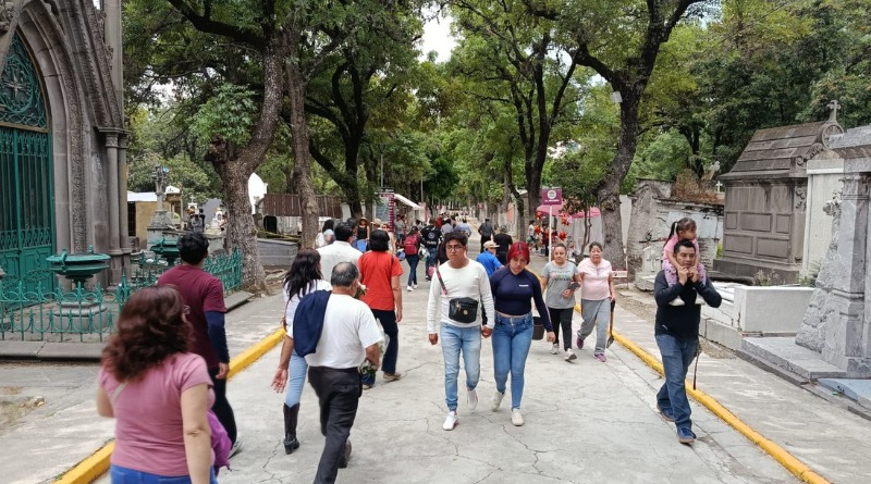 REPORTAN EN PUEBLA ALTA AFLUENCIA Y ATENCIÓN EN EL PANTEÓN