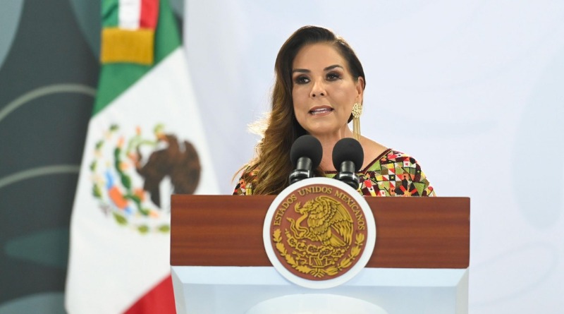 ‘VIAJÉ COMO MAMÁ’, COMENTA MORENISTA